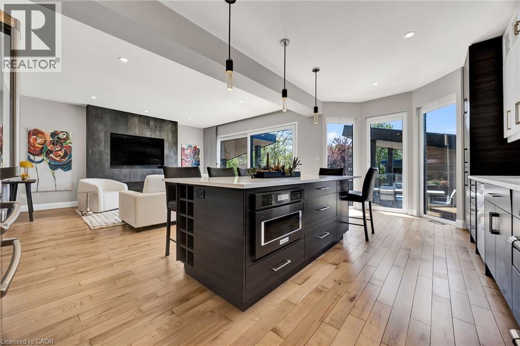701 BREAKWATER Crescent - 9