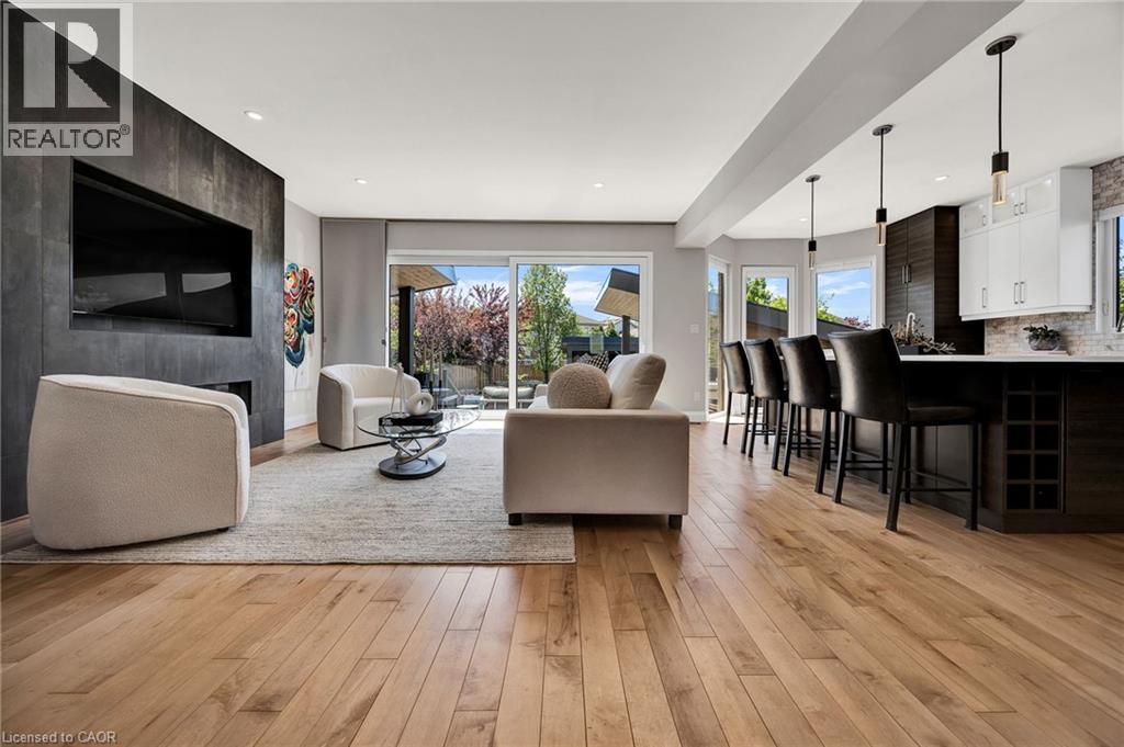 701 BREAKWATER Crescent - 5