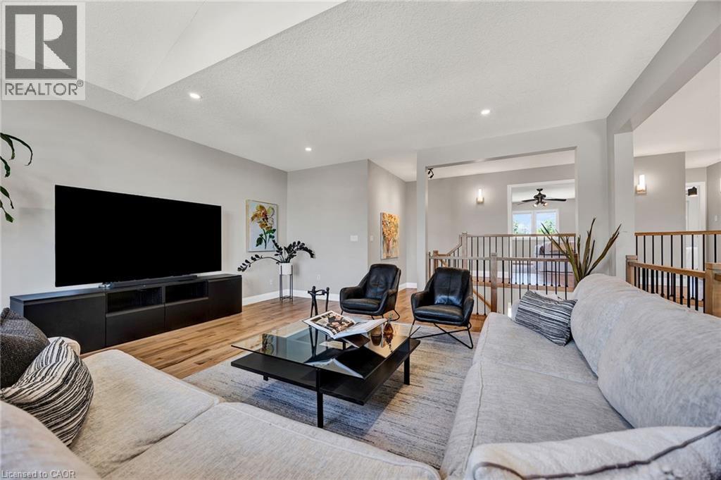 701 BREAKWATER Crescent - 20