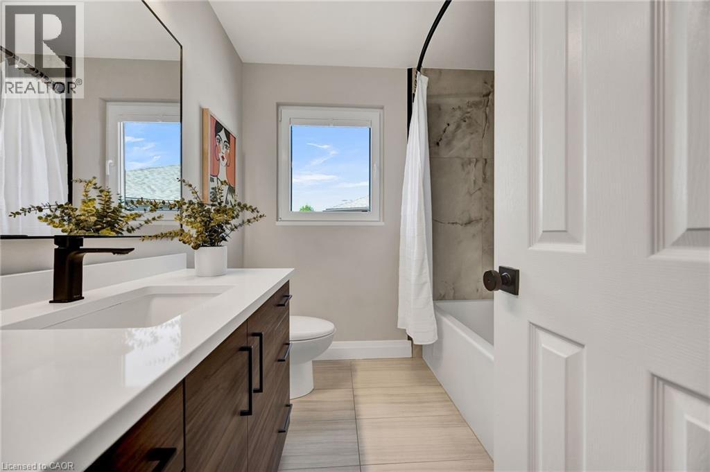 701 BREAKWATER Crescent - 29