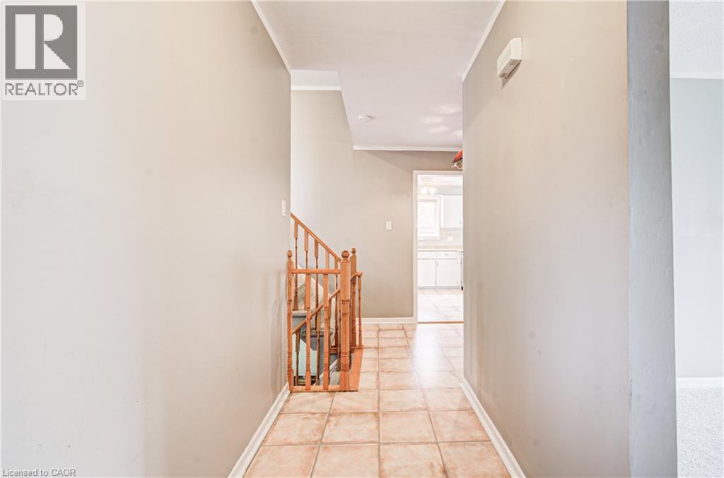 8 SANFORD Crescent - 6