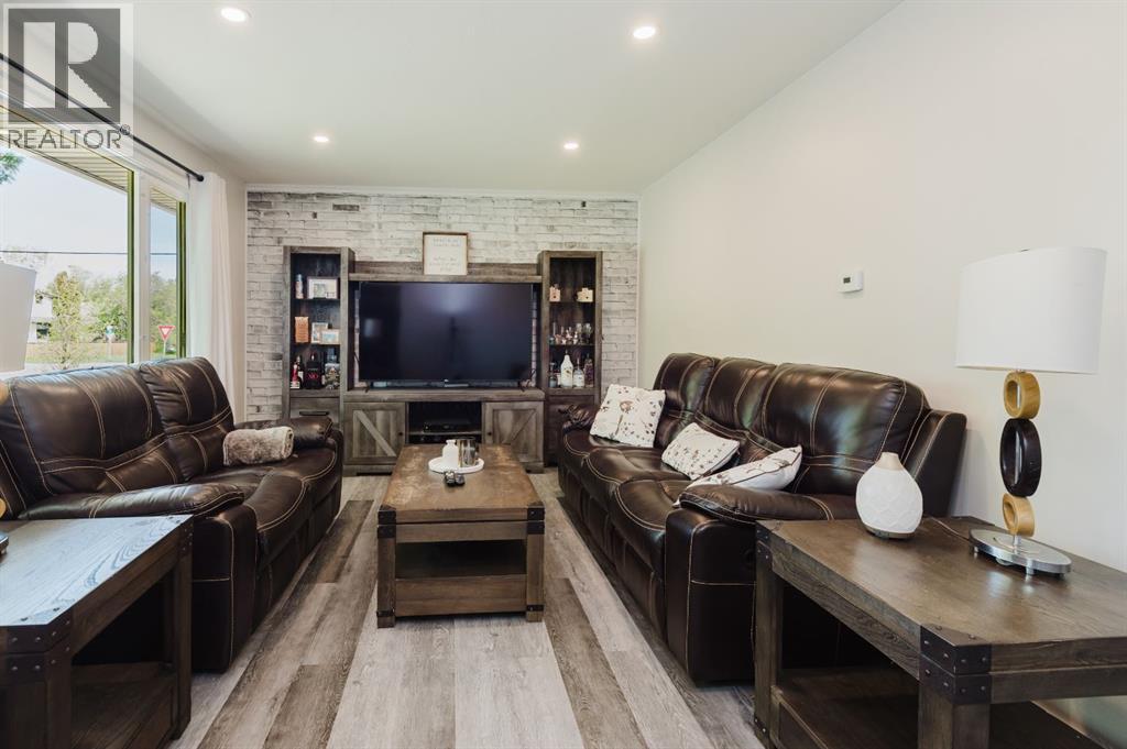 9403 104 Avenue - 4