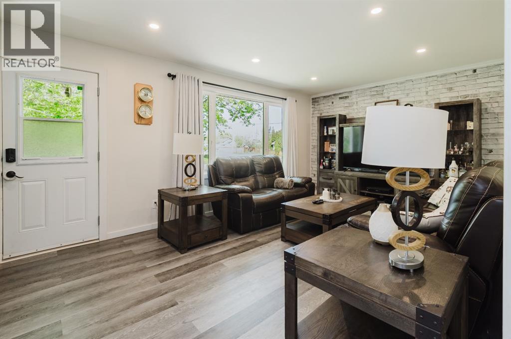 9403 104 Avenue - 5