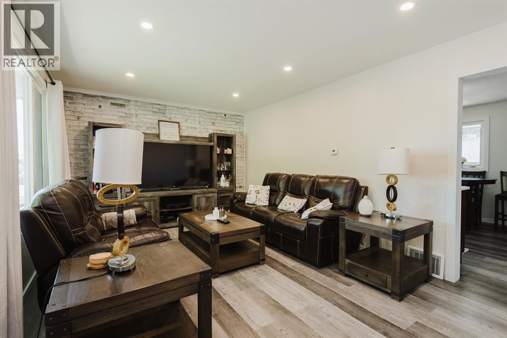 9403 104 Avenue - Image 3