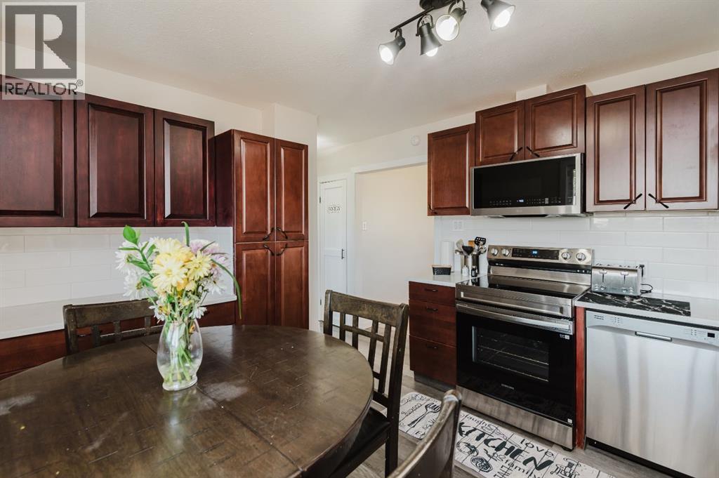 9403 104 Avenue - 8