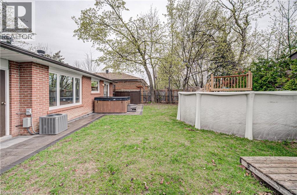 8 SANFORD Crescent - 34
