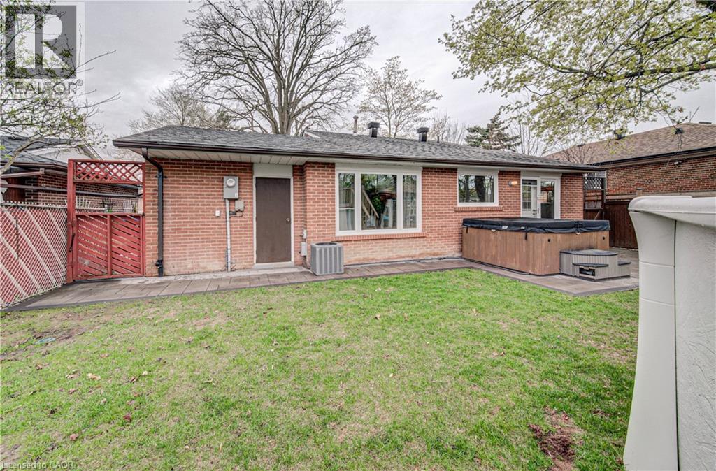 8 SANFORD Crescent - 33