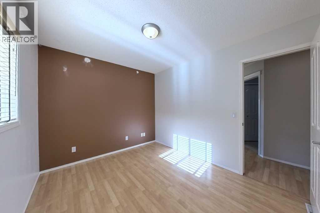 39 Simcoe Terrace SW - 26