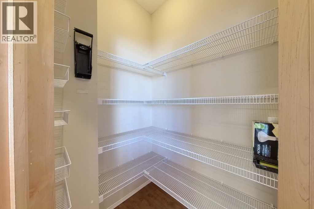 39 Simcoe Terrace SW - 9
