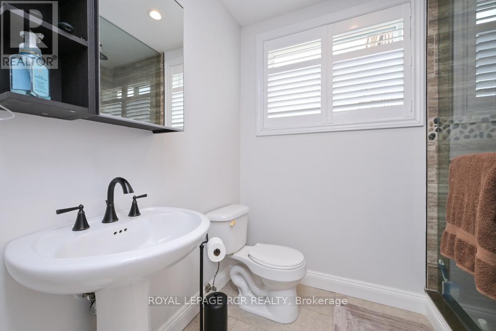 10 FISHER DRIVE - 27