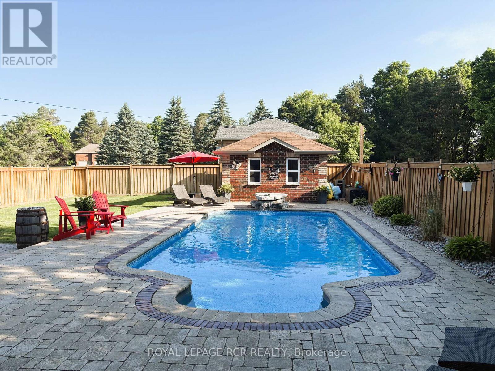 10 FISHER DRIVE - 32