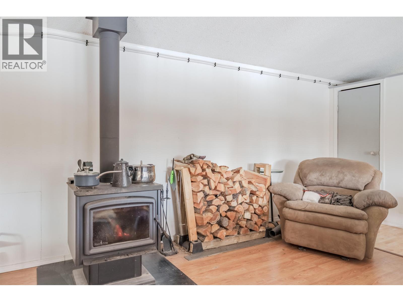 6293 HILLSIDE DRIVE - 9