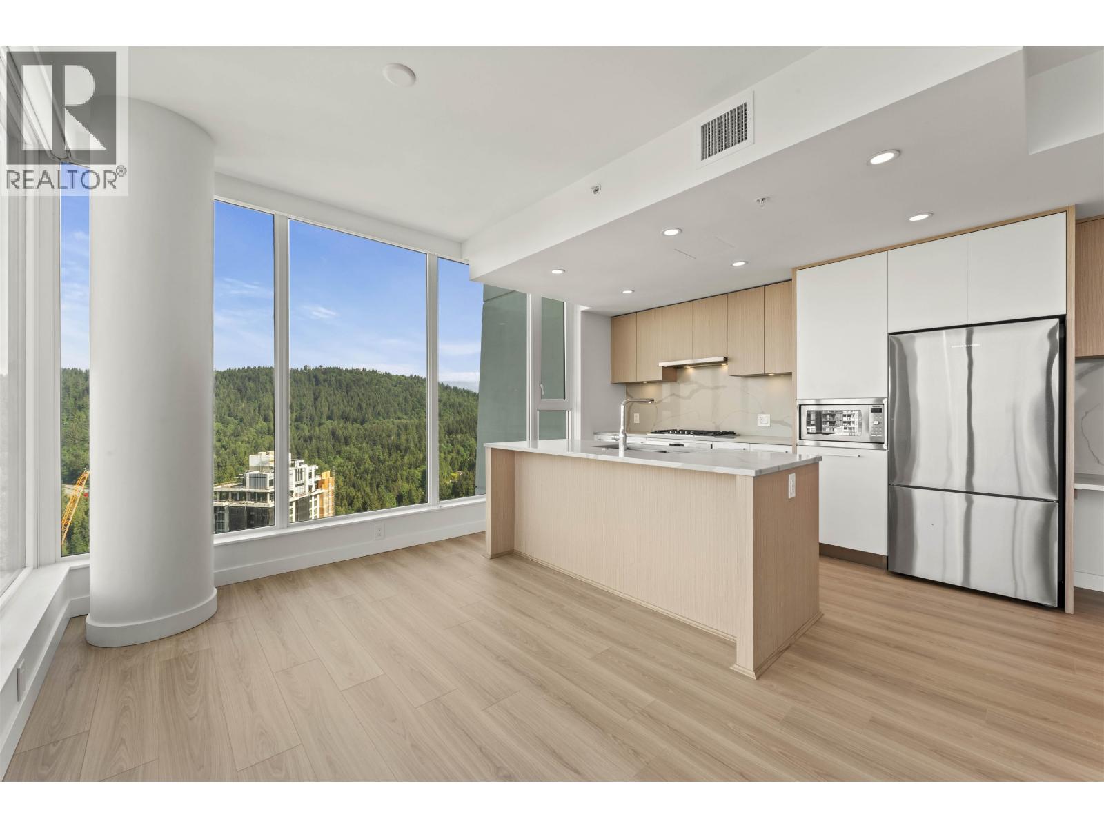 2901 567 CLARKE Road - main photo