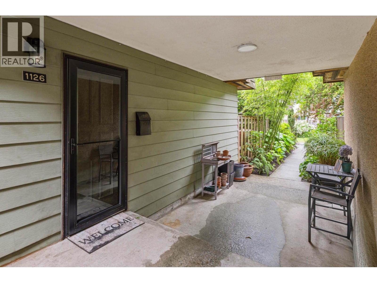1126 PREMIER STREET — photo 3