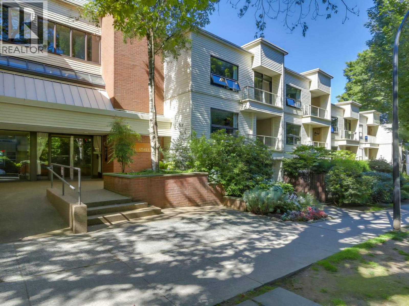 211 1350 COMOX Street - main photo