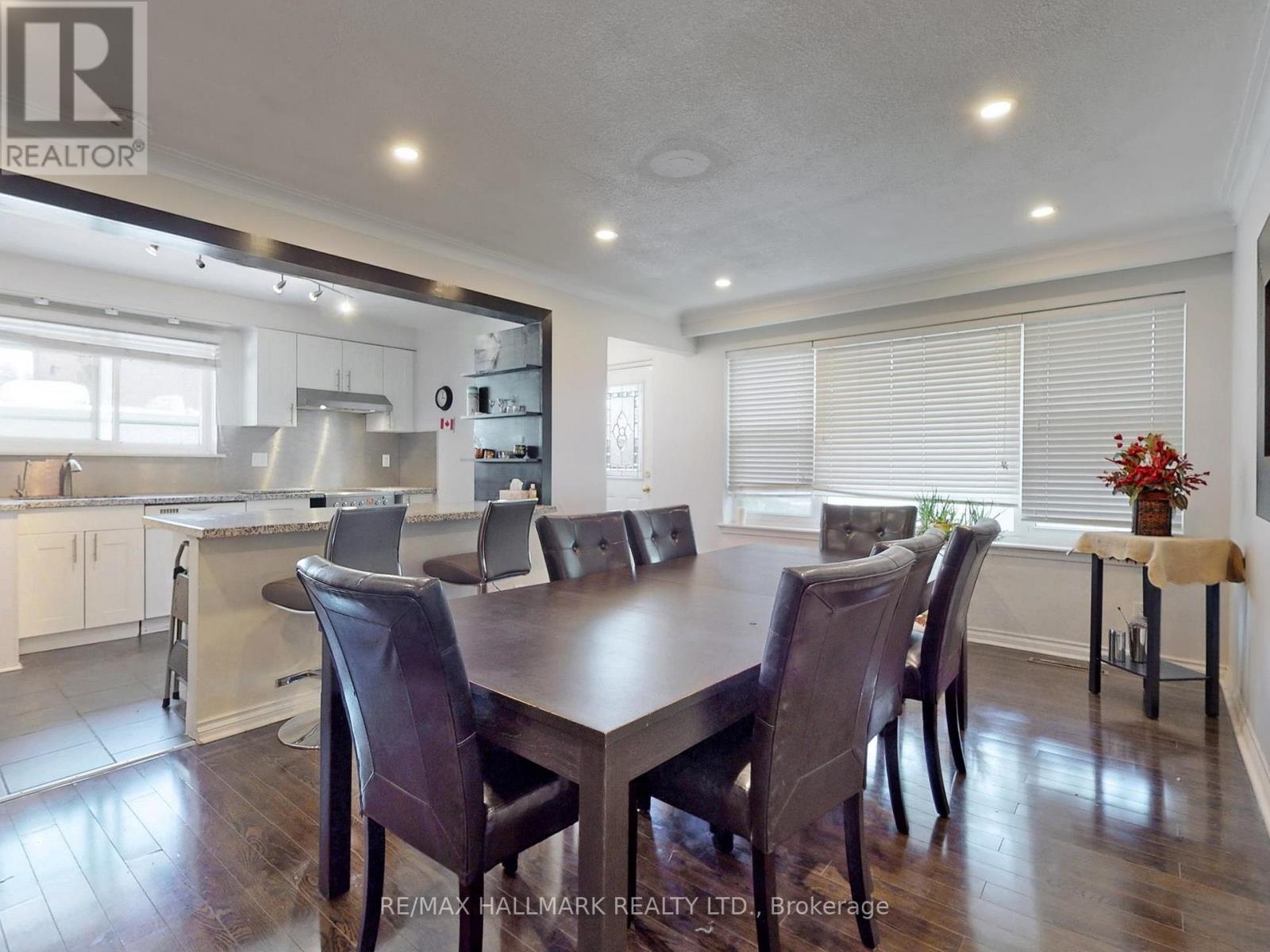 16 DUNBOYNE COURT - 20