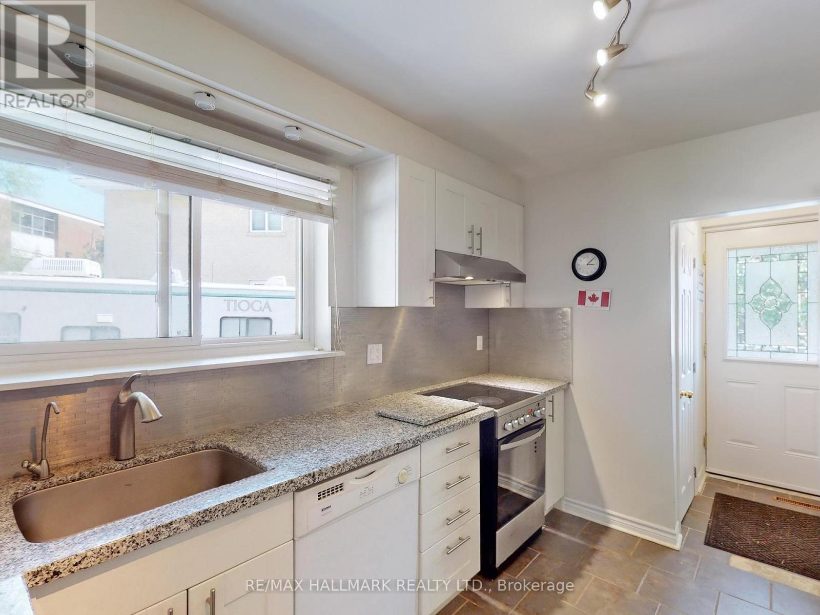 16 DUNBOYNE COURT - 24