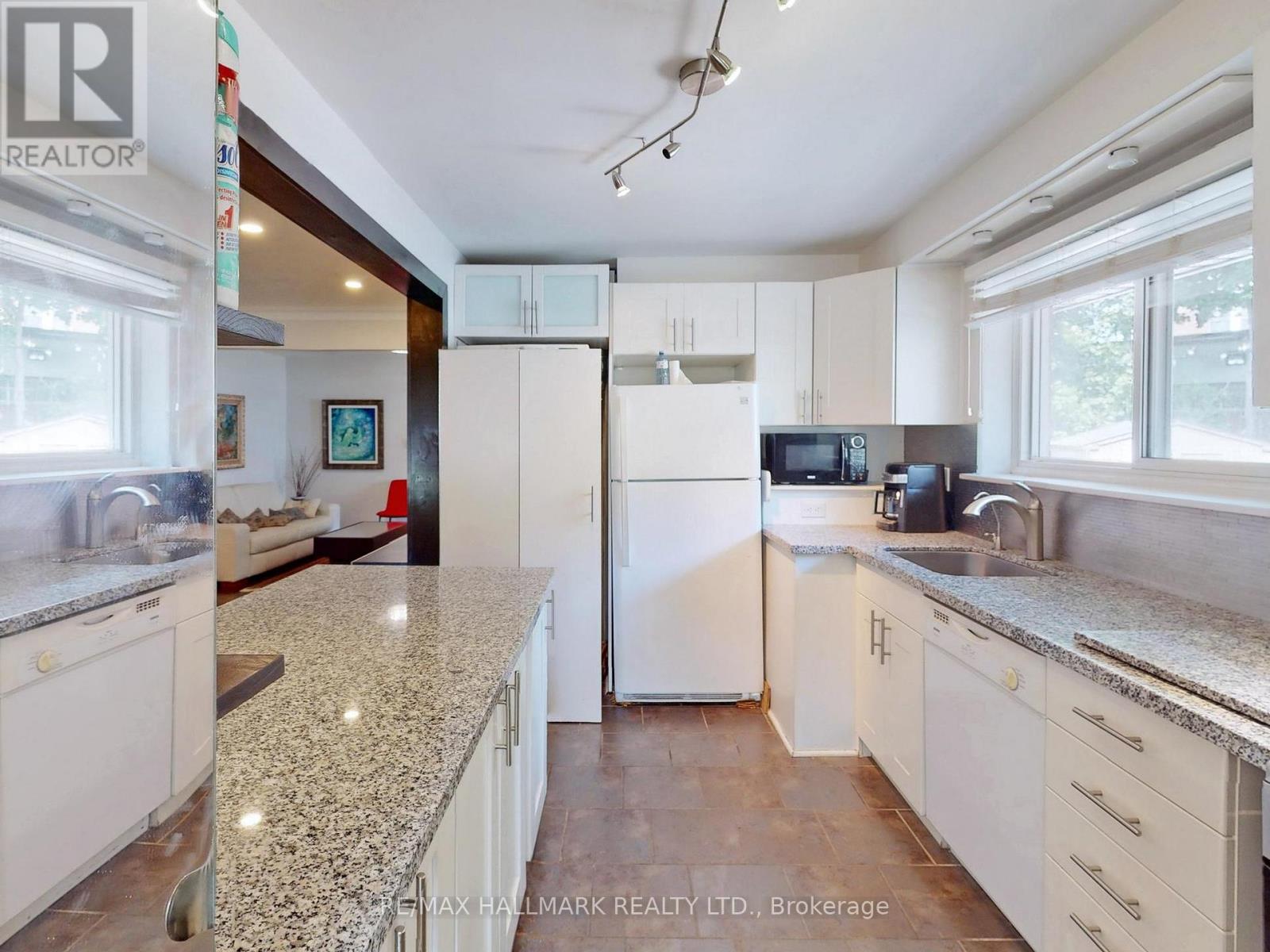 16 DUNBOYNE COURT - 28