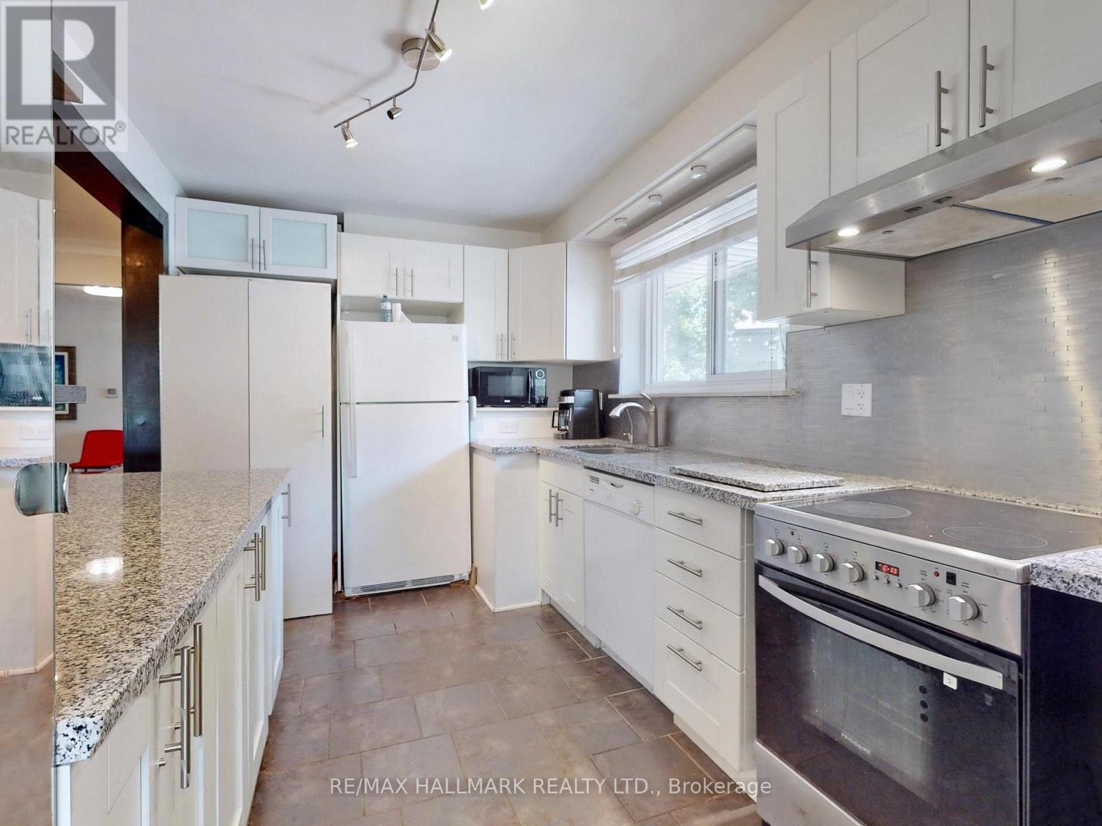 16 DUNBOYNE COURT - 29
