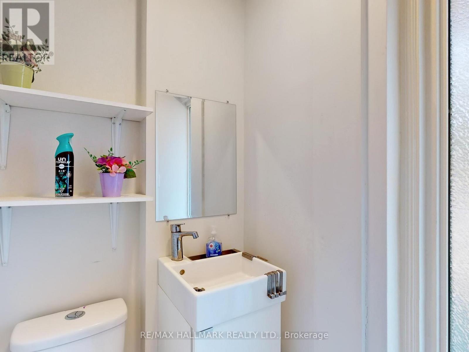 16 DUNBOYNE COURT - 32