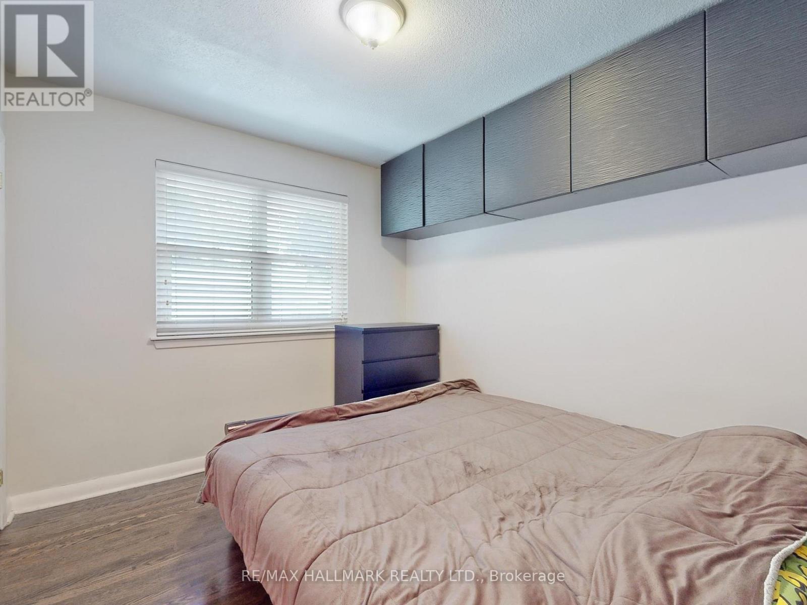 16 DUNBOYNE COURT - 40