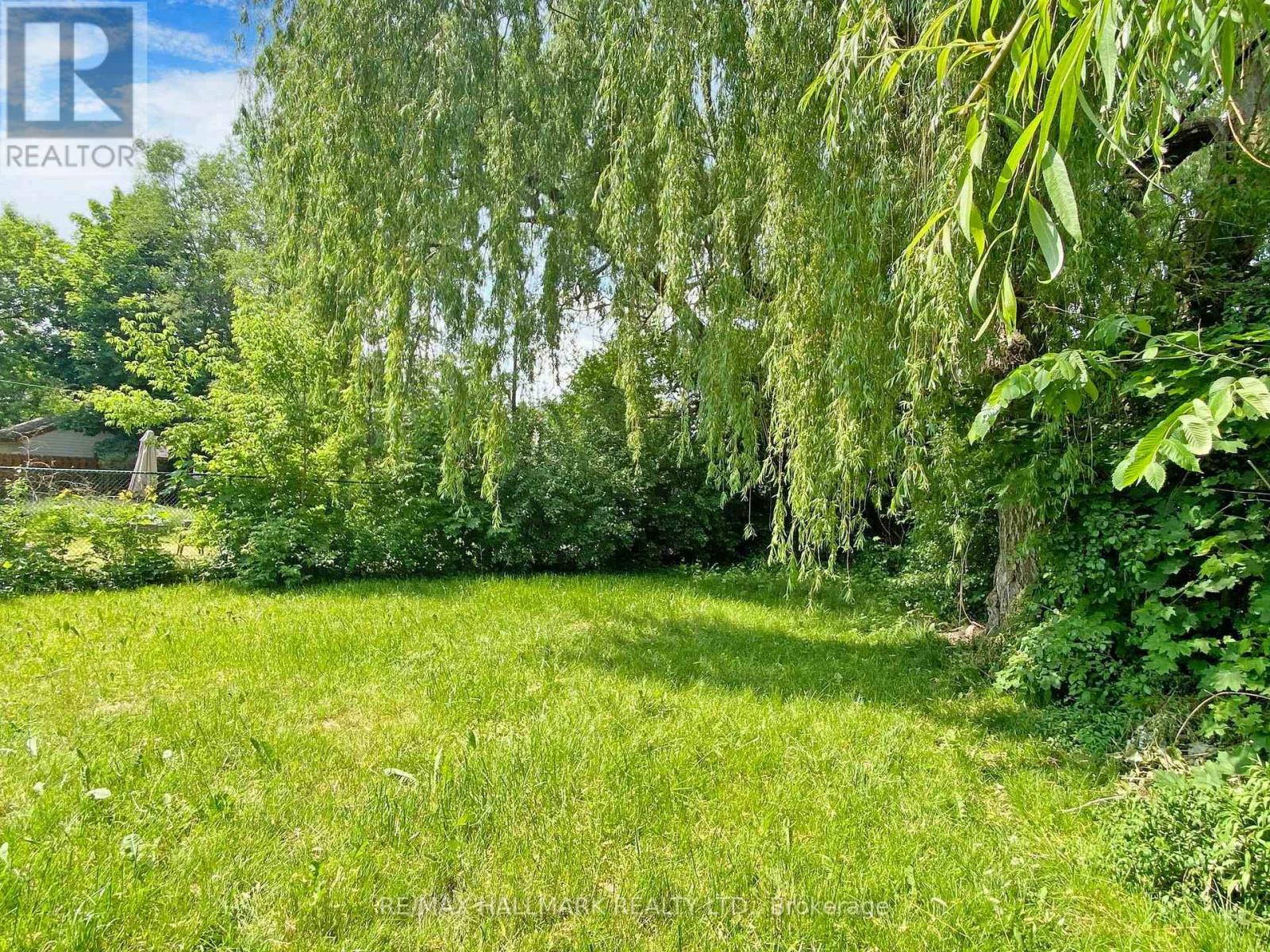 16 DUNBOYNE COURT - 45