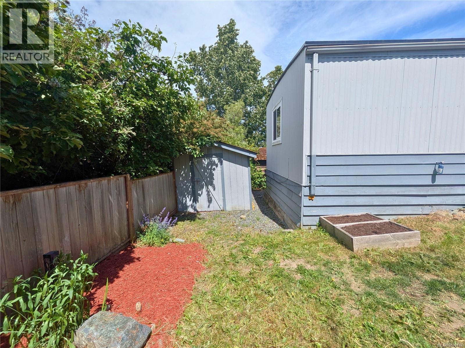 #5 70 Cooper Rd - 17