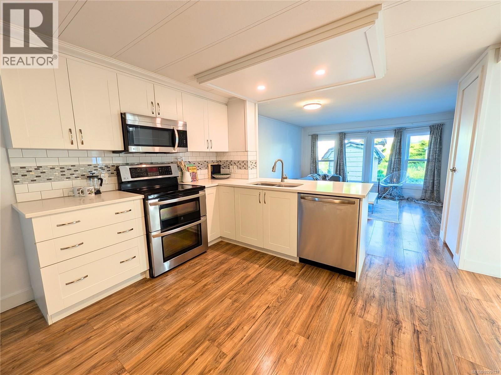 #5 70 Cooper Rd - 8