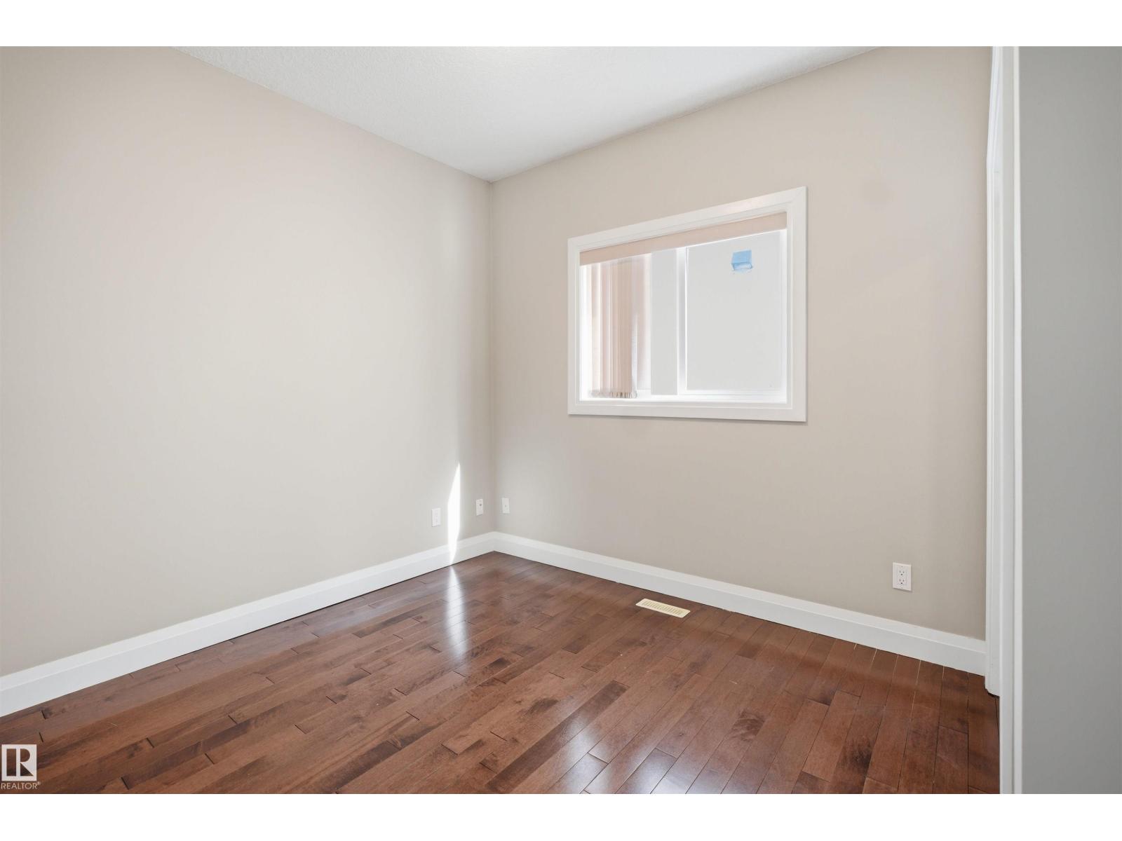 16807 54 ST NW - 12