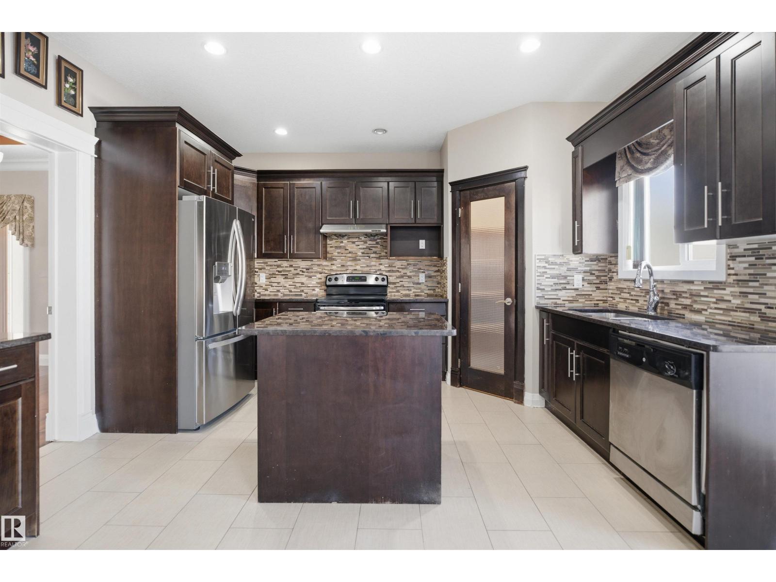 16807 54 ST NW - 17