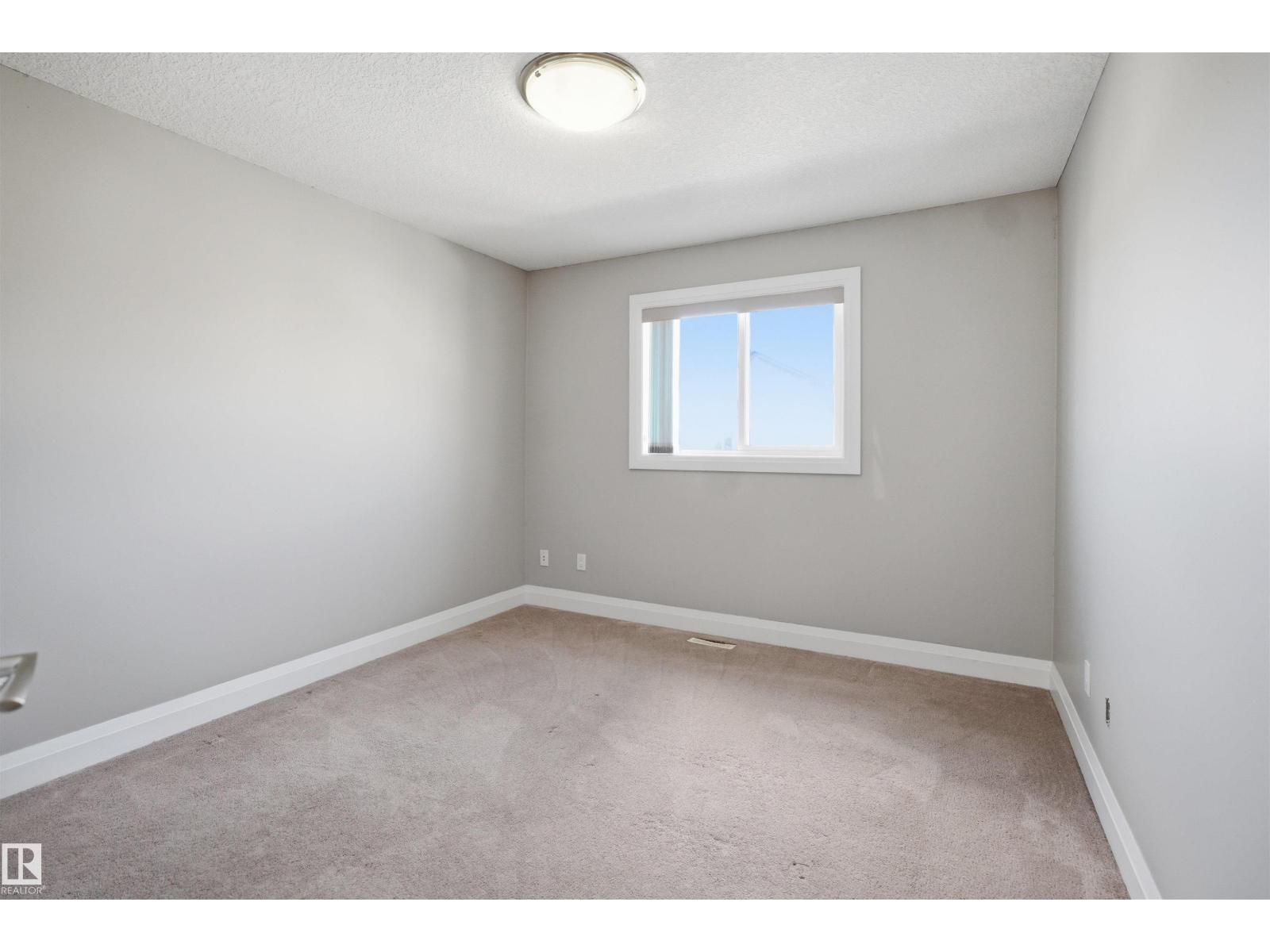 16807 54 ST NW - 33