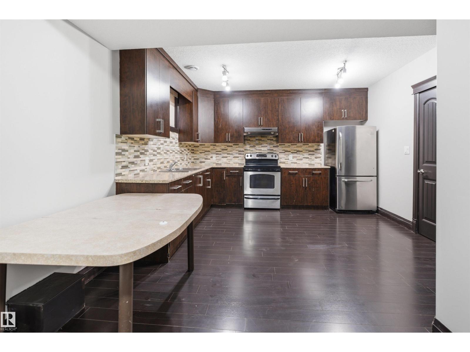 16807 54 ST NW - 40