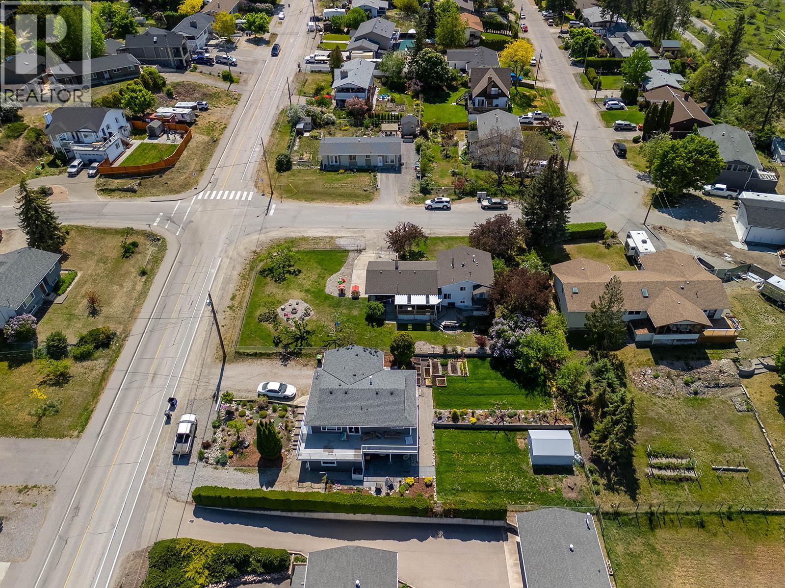 10694 Bonnie Drive, Lake Country