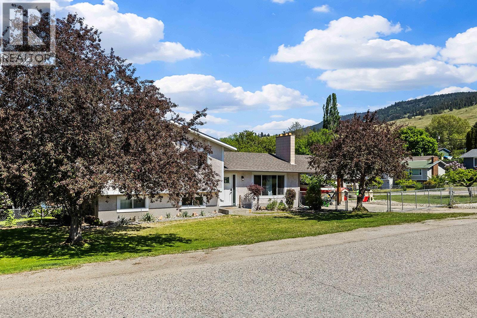 10694 Bonnie Drive, Lake Country