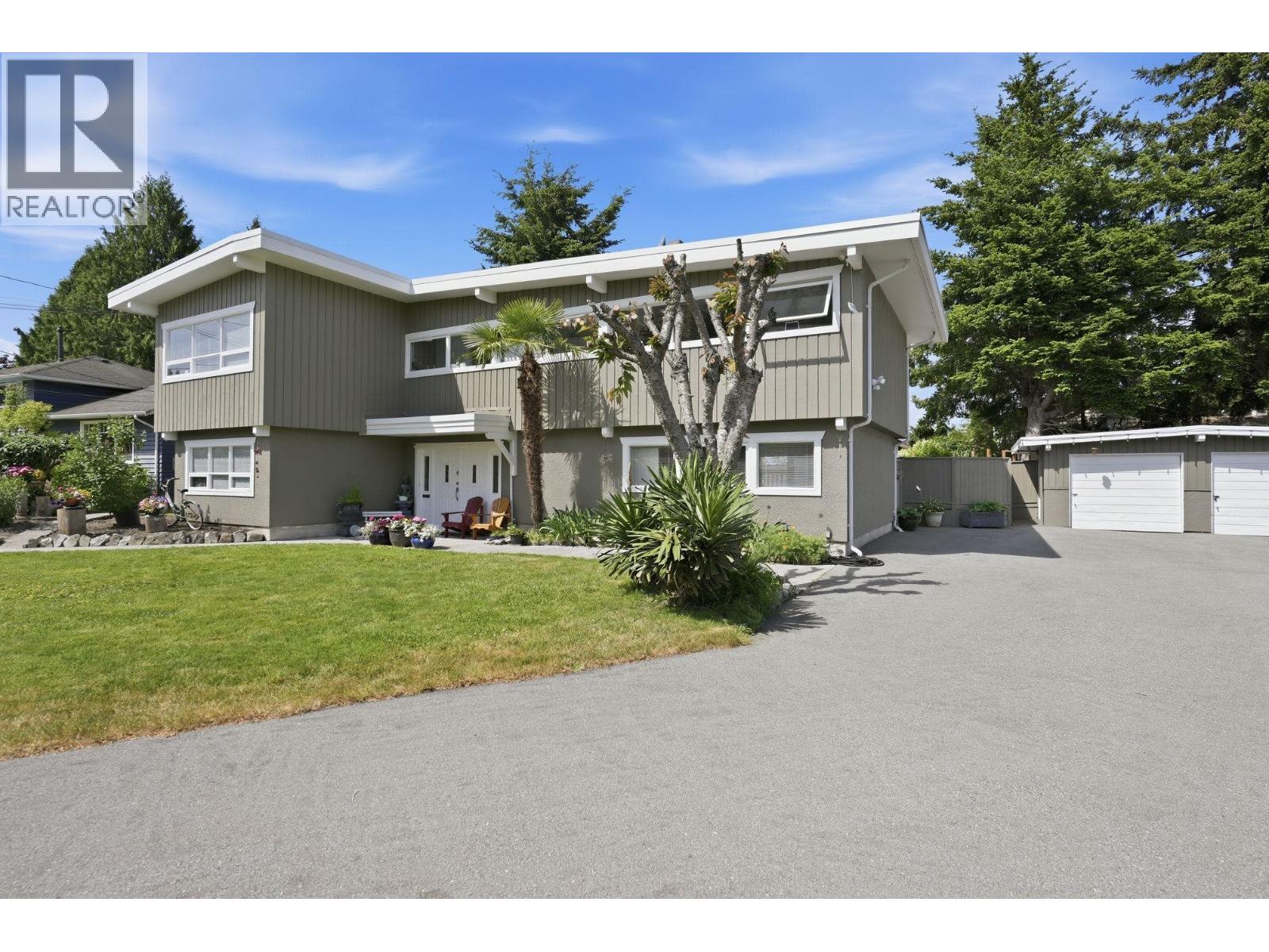 1679 58 Street - photo 2