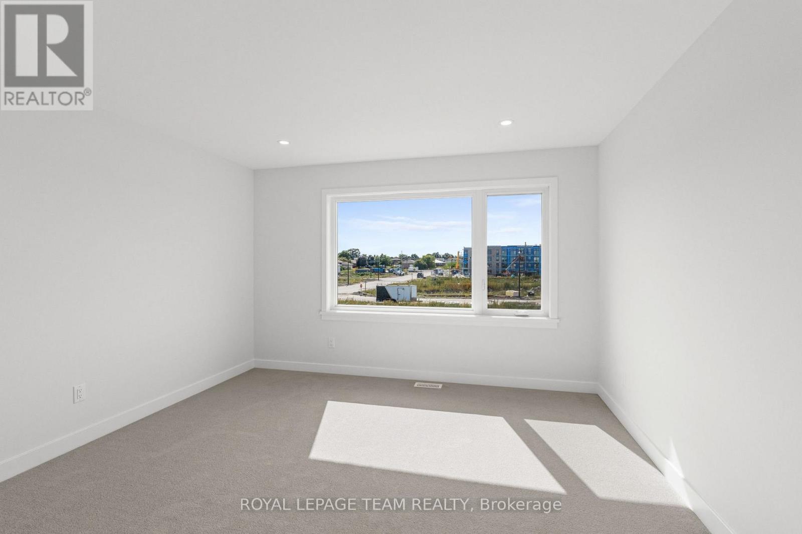 1024 MOORE STREET - 25