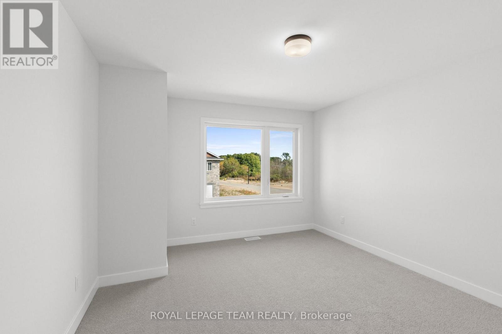 1024 MOORE STREET - 34