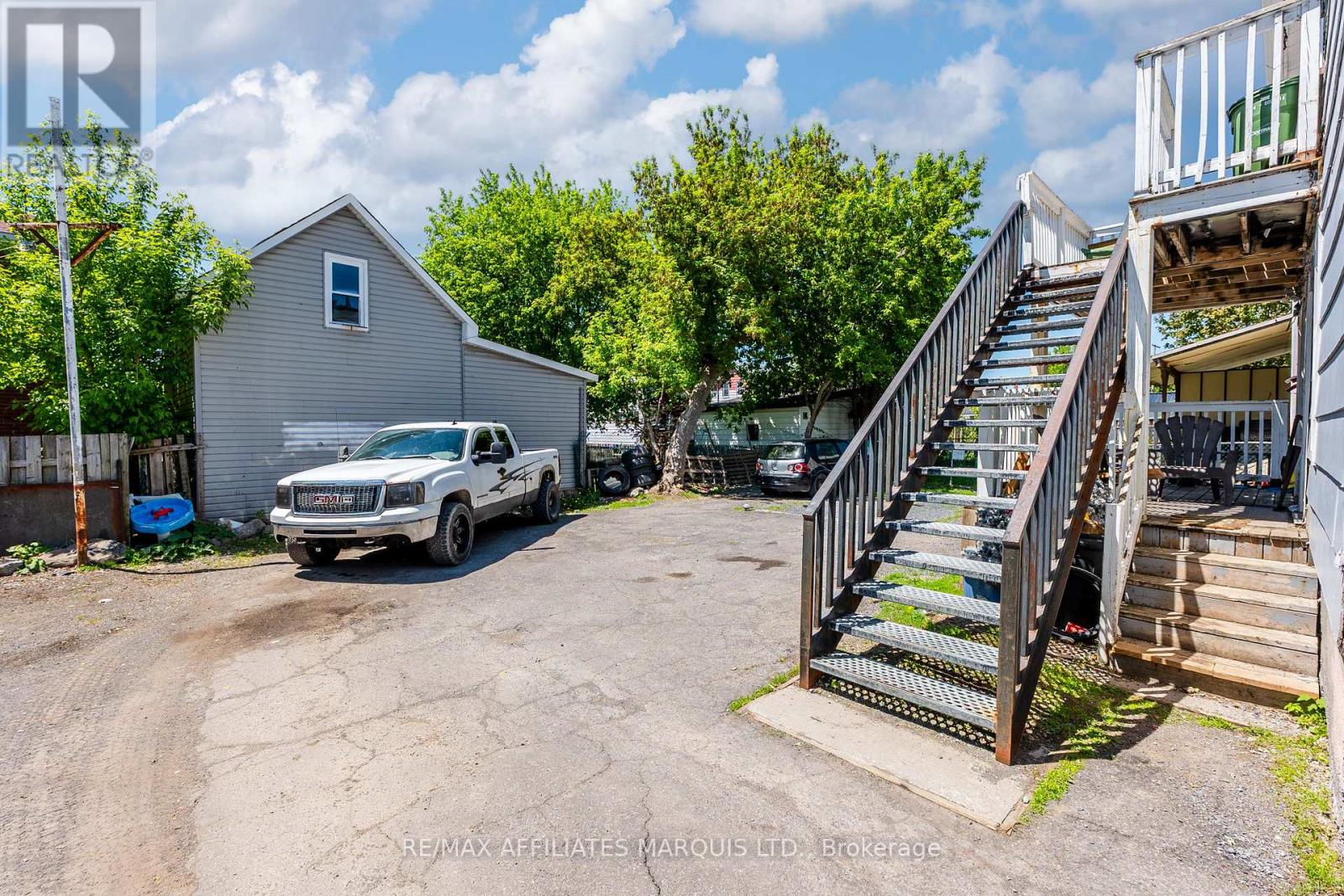 231 LOUISA STREET - 7
