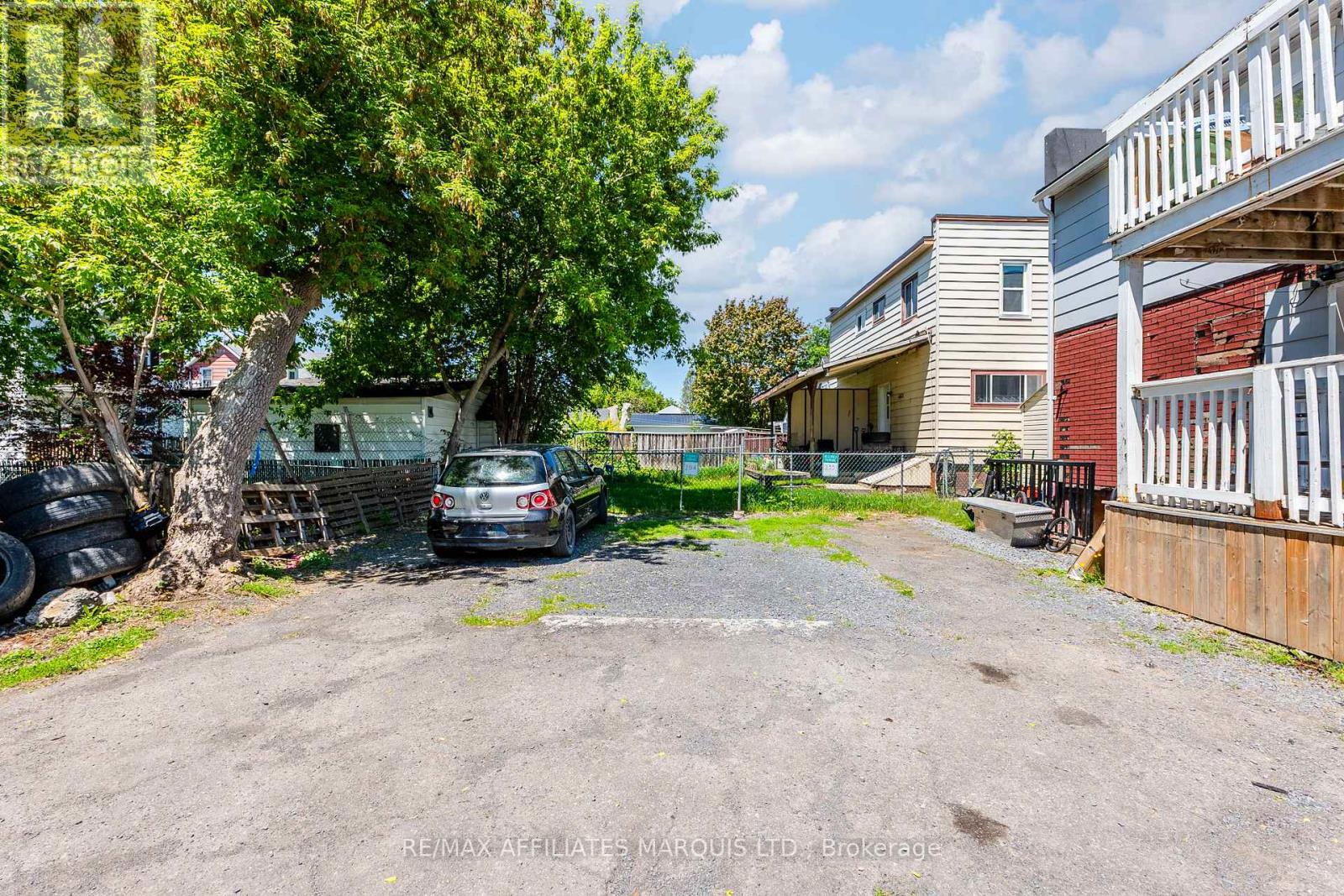 231 LOUISA STREET - 8