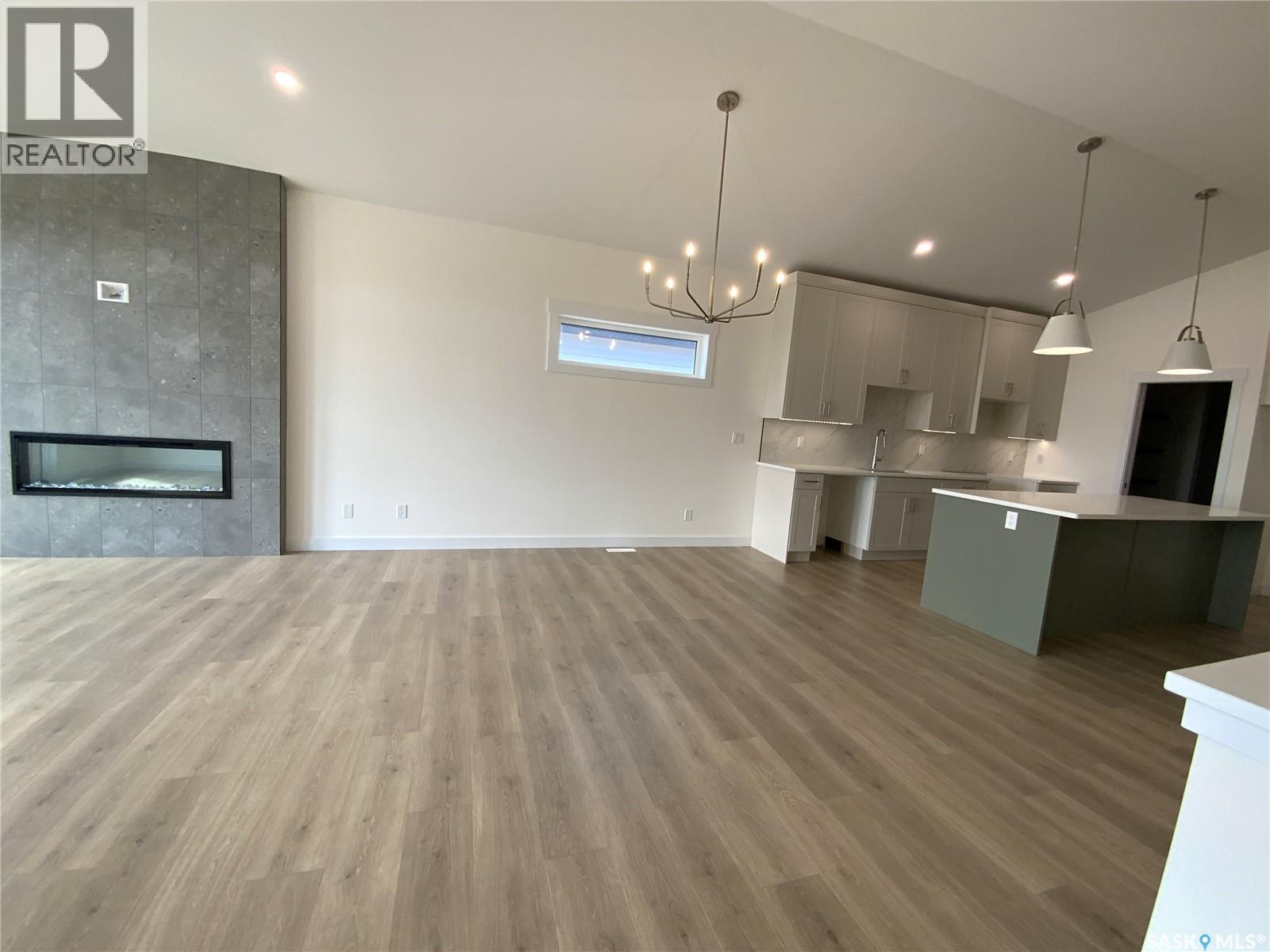 242 Doran WAY - 4