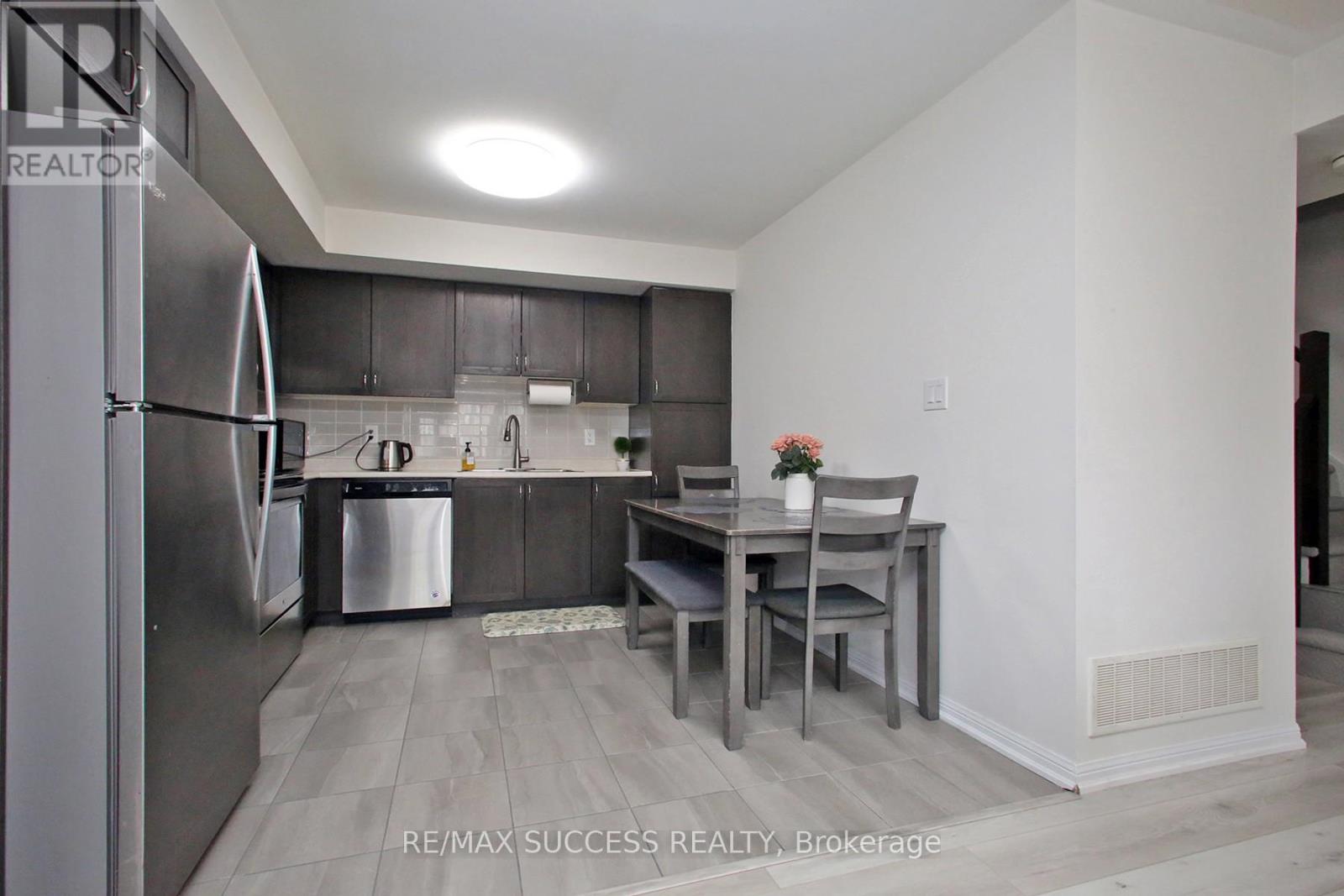 #320 250 SUNNY MEADOW BOULEVARD - 12