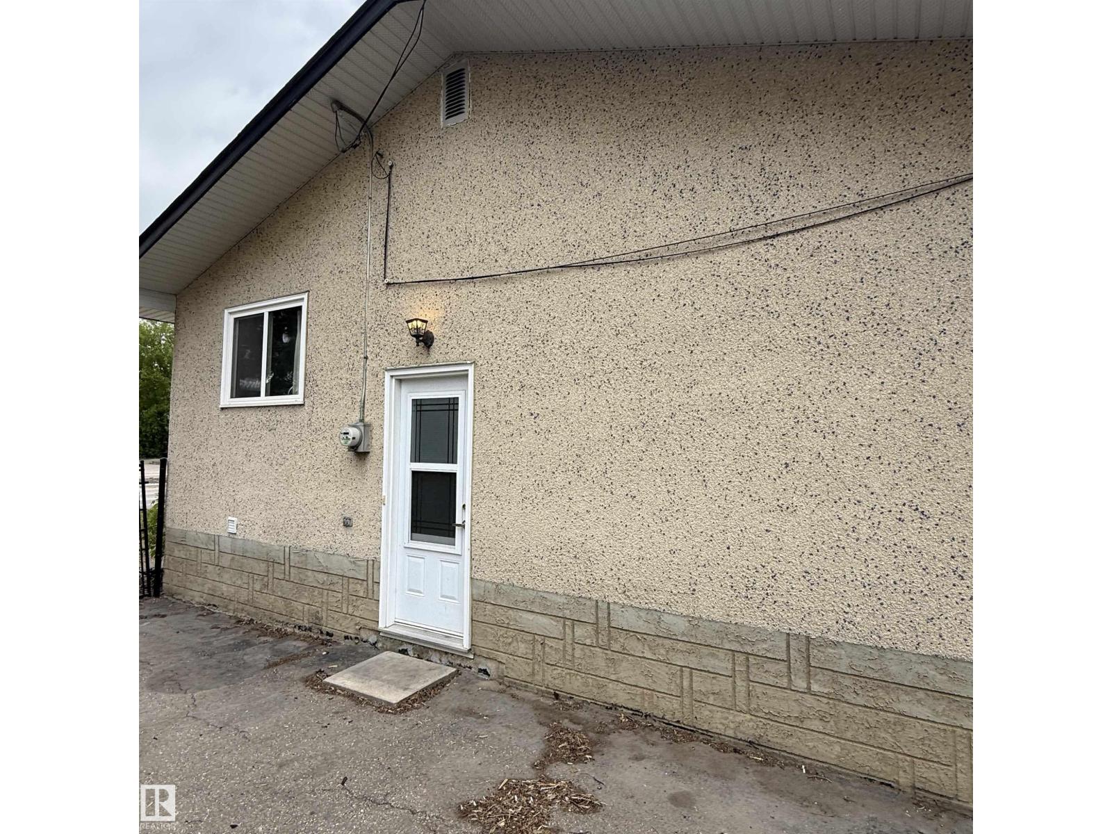 5307 48 ST - 7