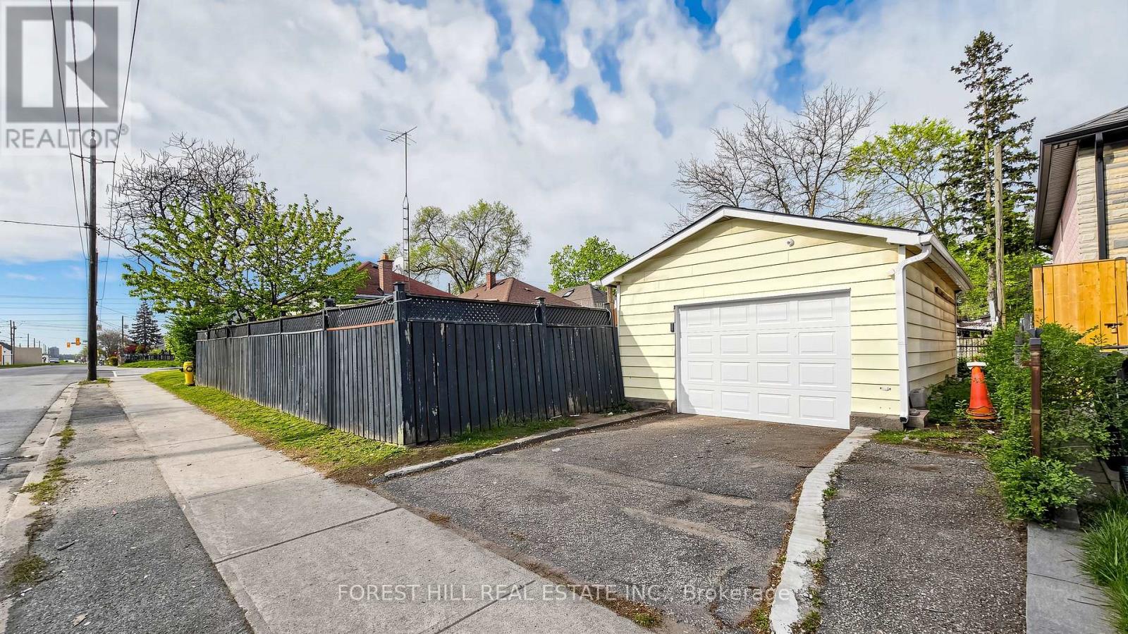 2 ELLINS AVENUE - 8