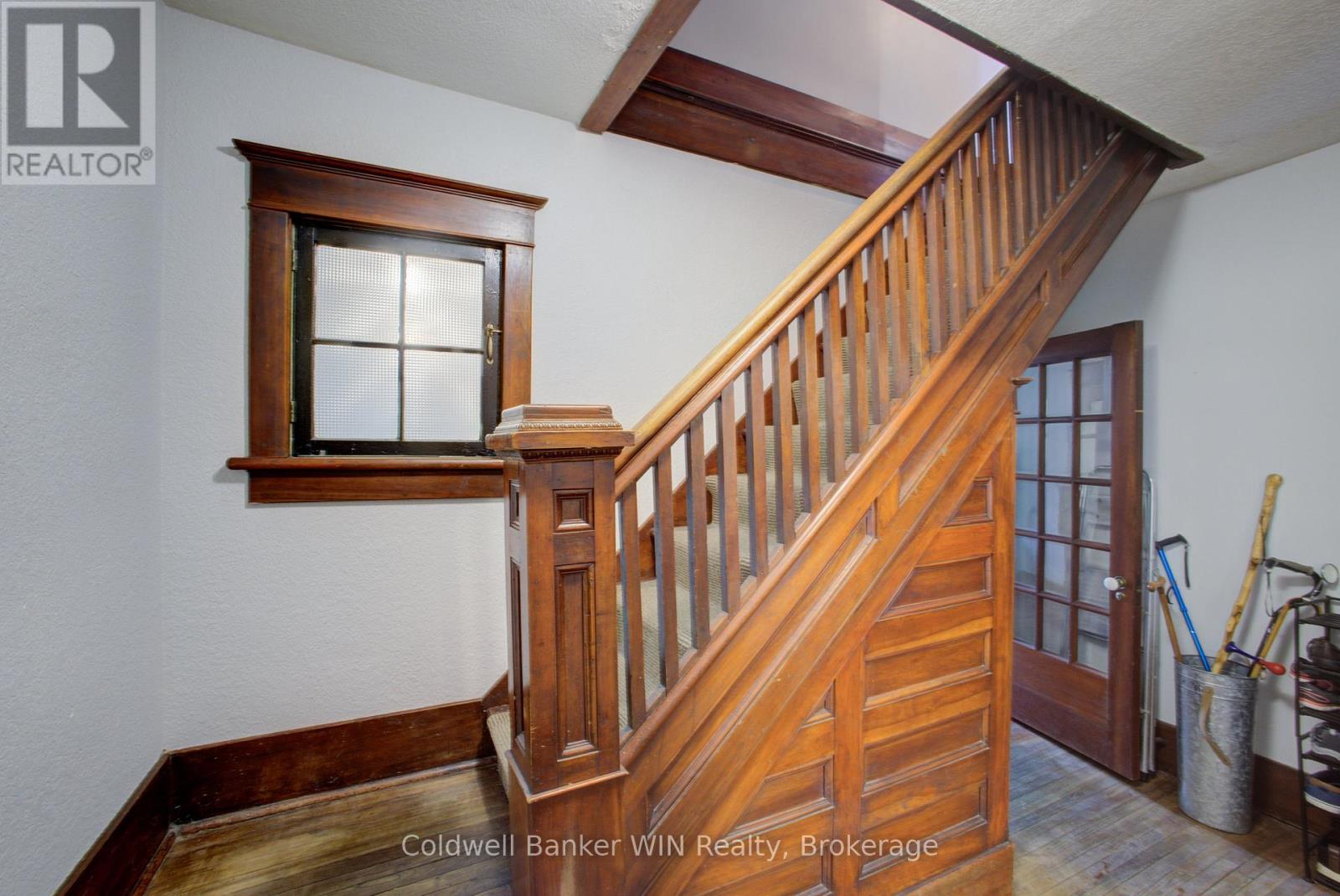 17 ARTHUR STREET E - 15