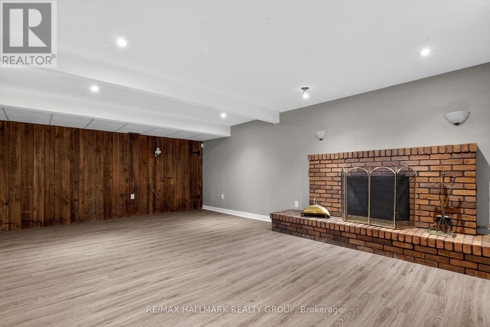 2 BIRDSTONE AVENUE - 33