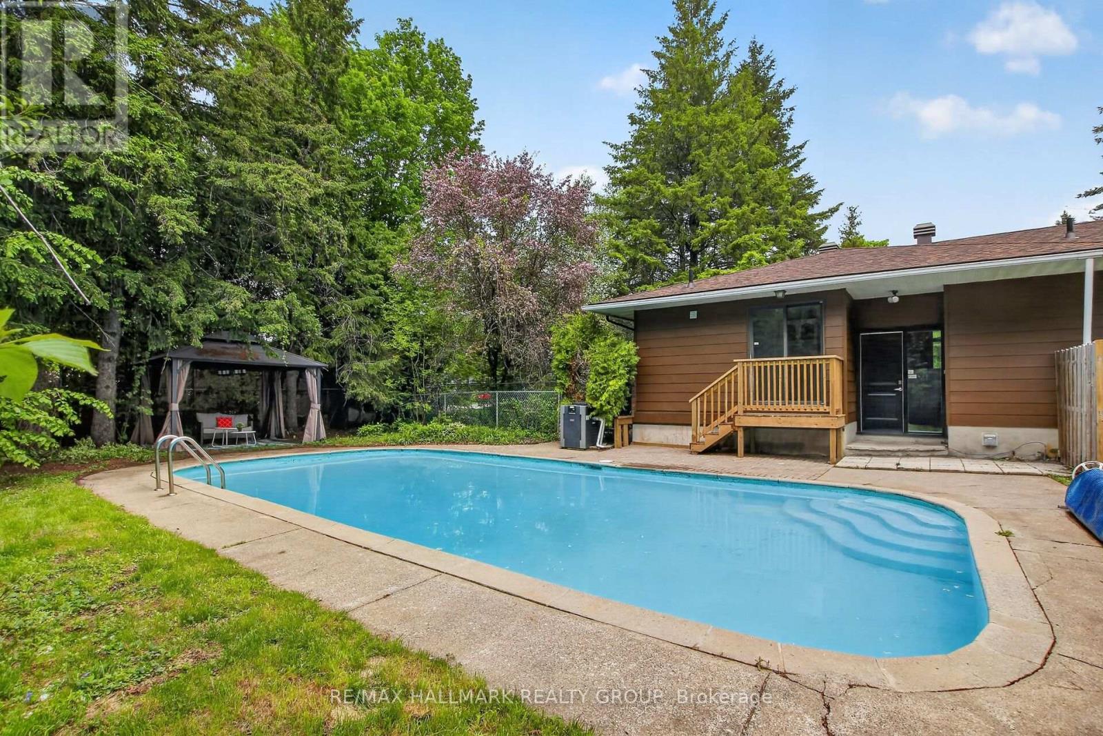 2 BIRDSTONE AVENUE - 38