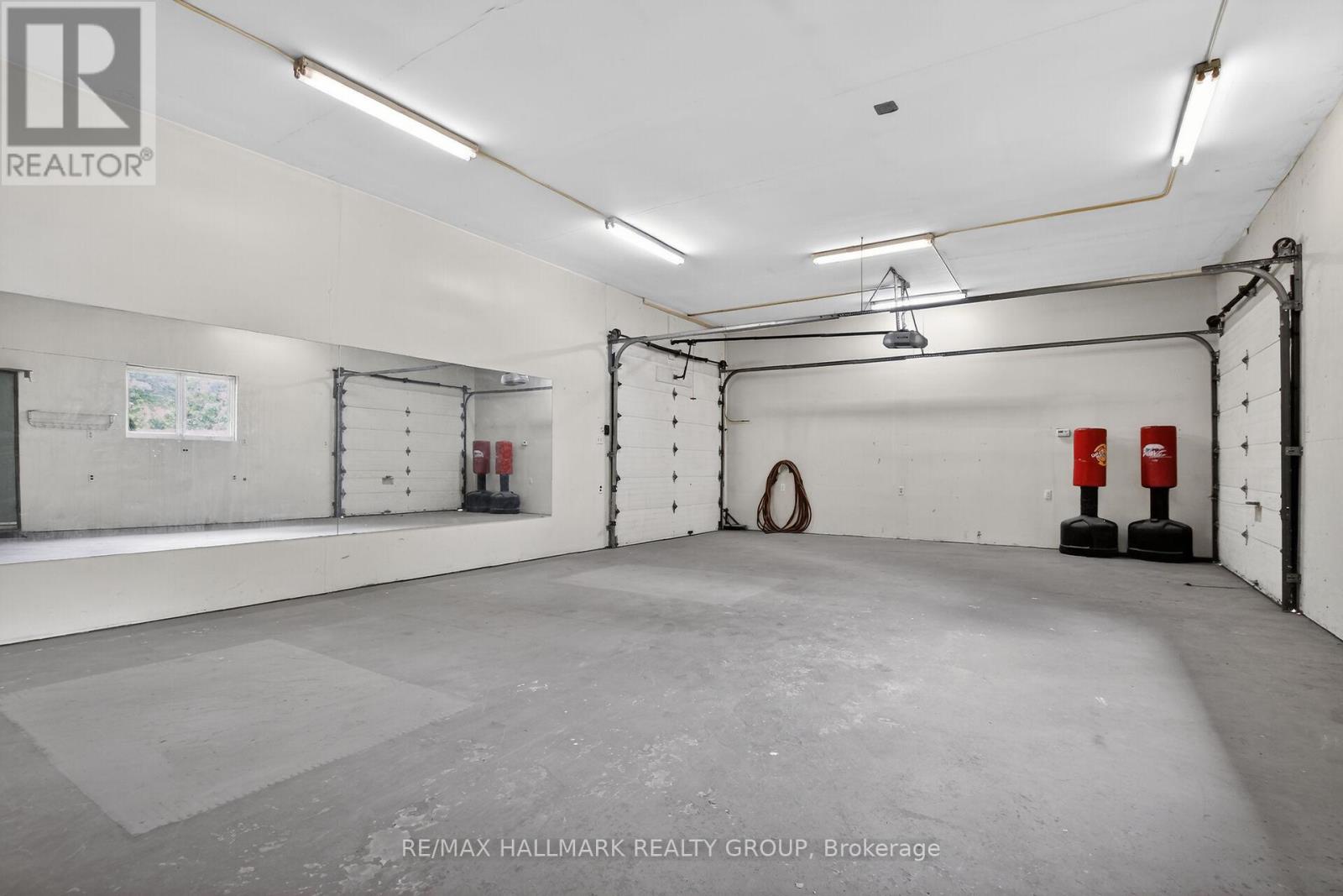 2 BIRDSTONE AVENUE - 47
