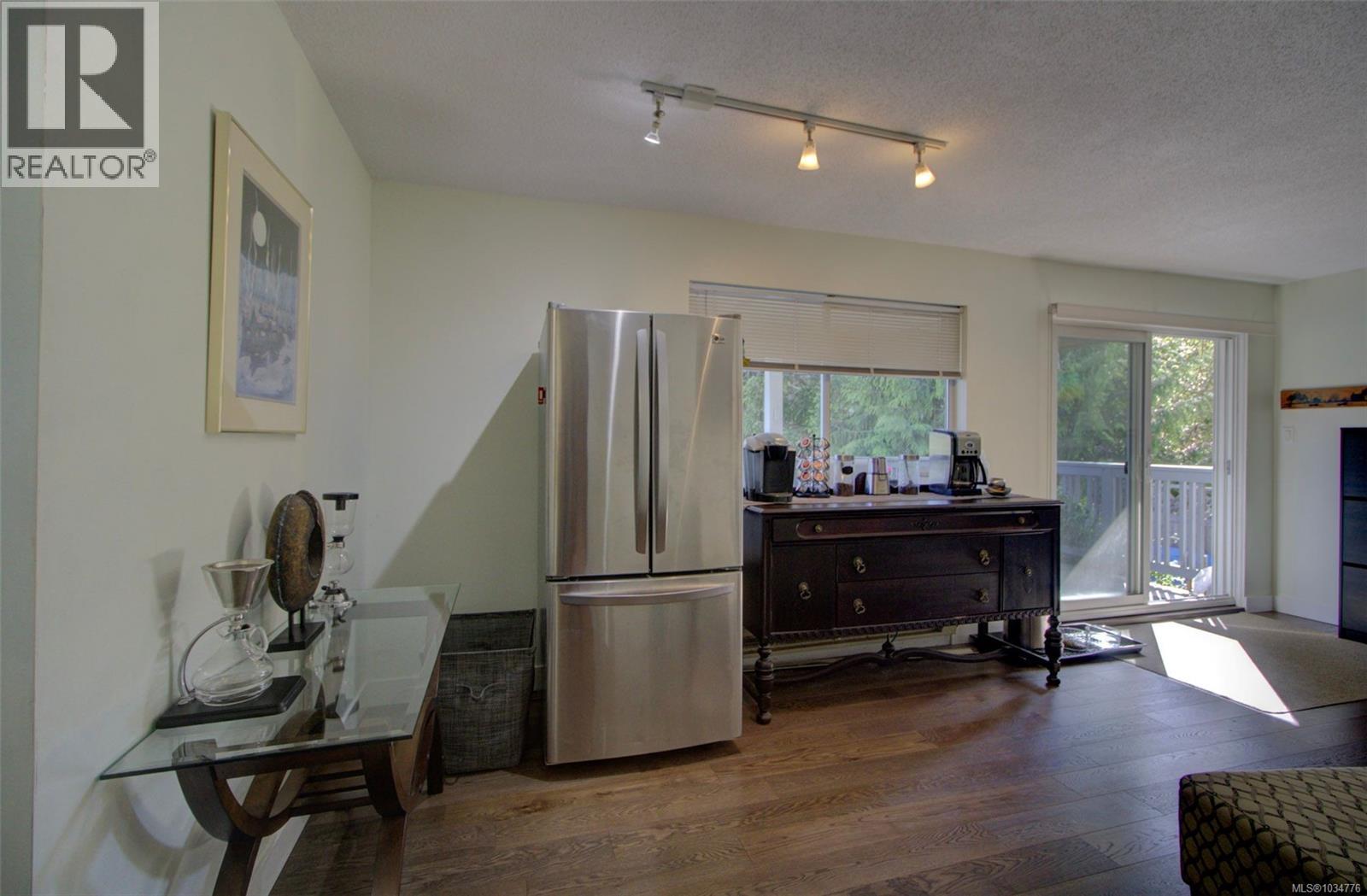414 Donner Dr - 14