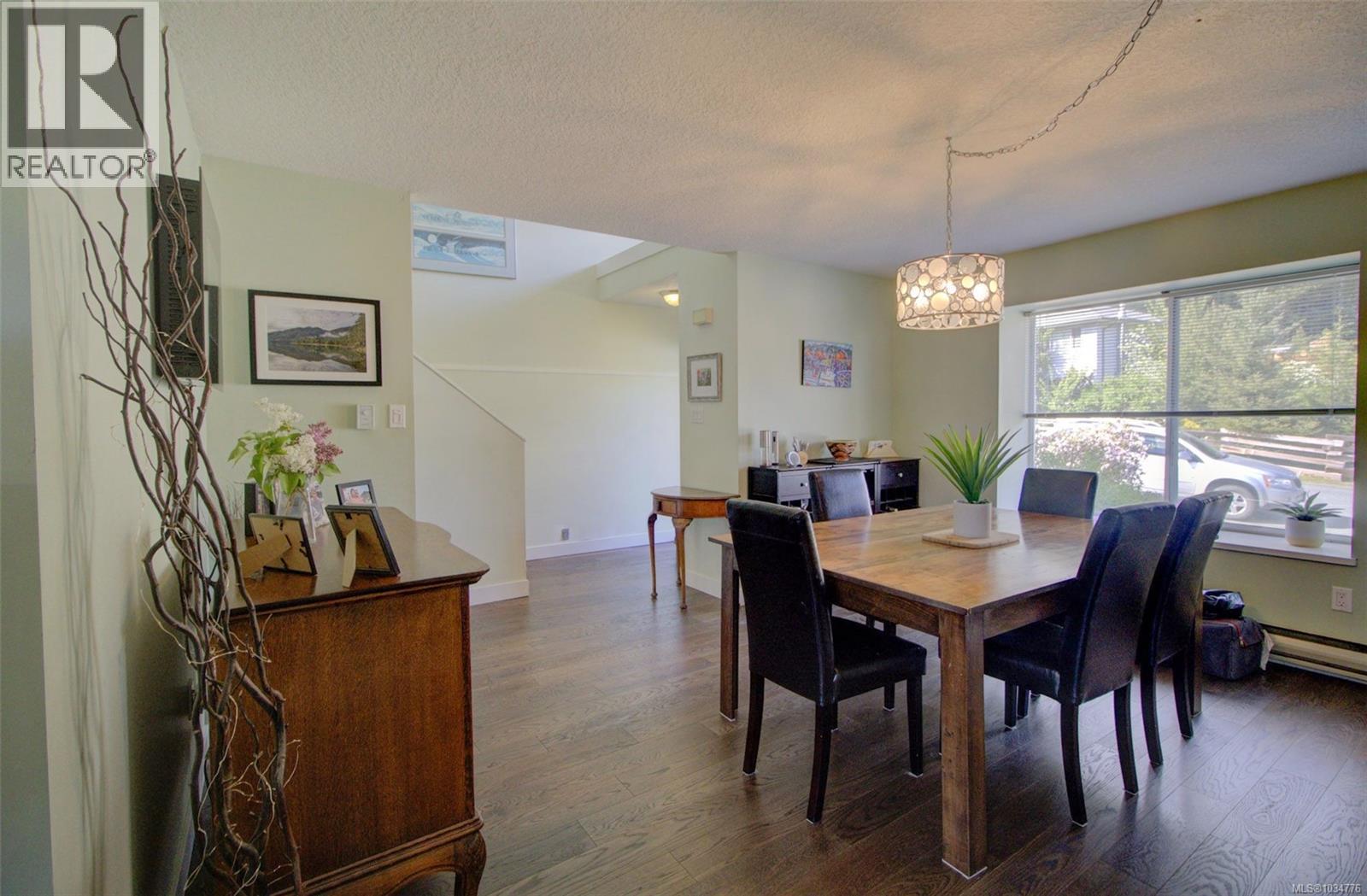 414 Donner Dr - 8