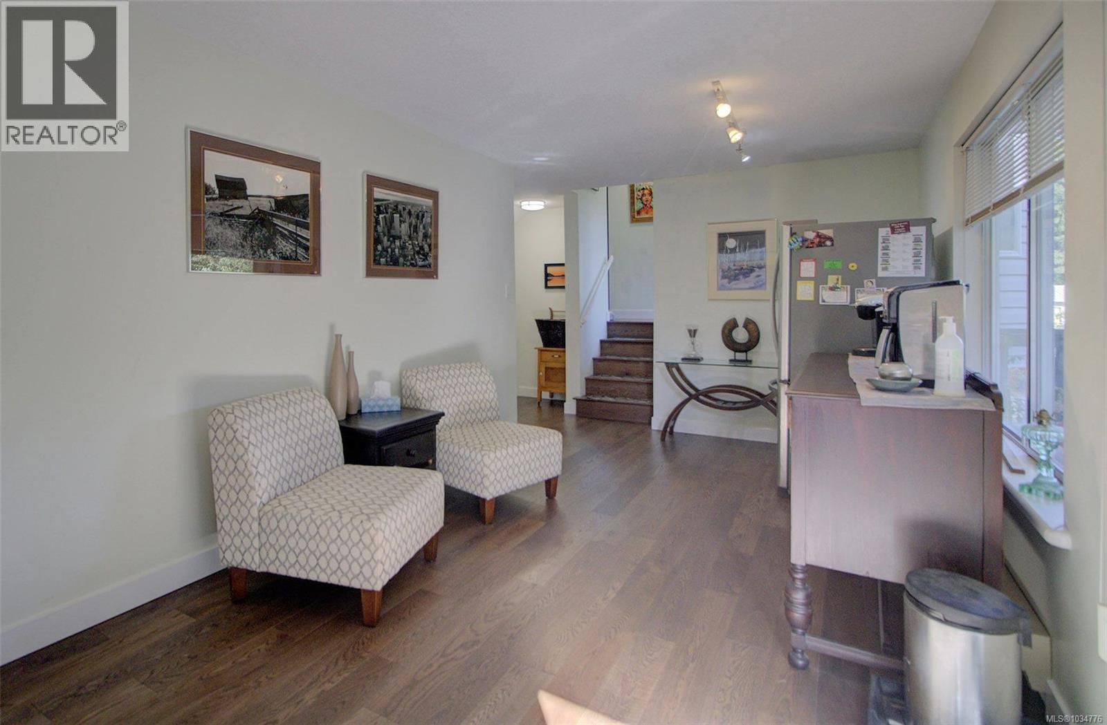 414 Donner Dr - 12